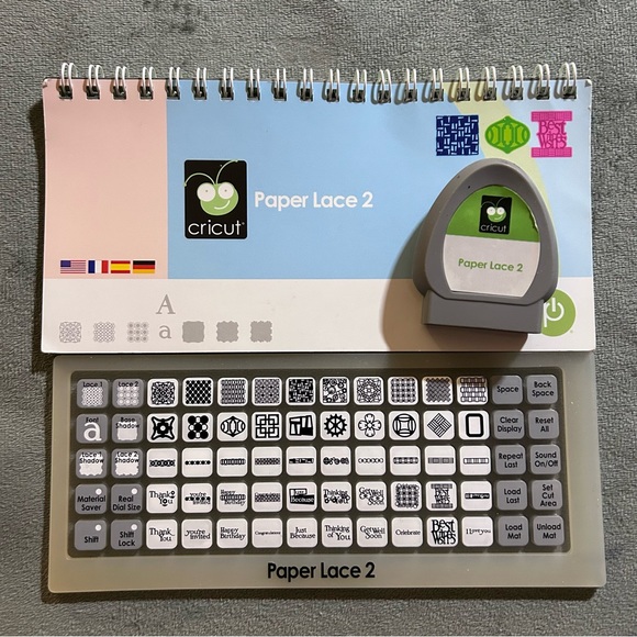 Cricut PAPER LACE 2 shapes - Picture 1 of 11